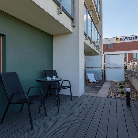 Apartamenty Bliska Praga by Renters Warszawa Exteriör bild