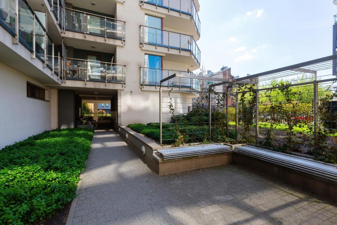 Apartamenty Bliska Praga by Renters Warszawa Exteriör bild