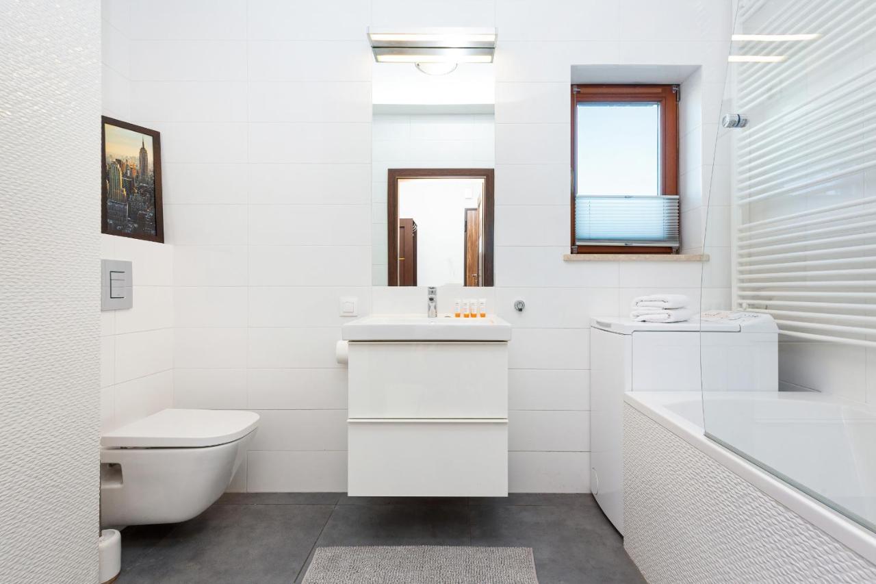 Apartamenty Bliska Praga by Renters Warszawa Exteriör bild